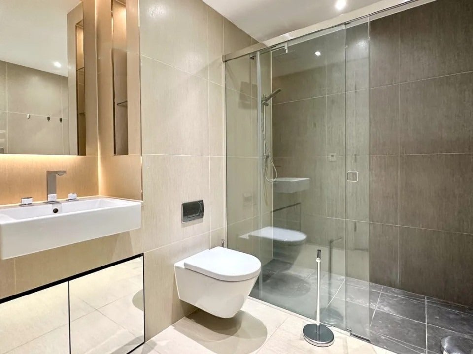 Flat Canter Way in Greater London