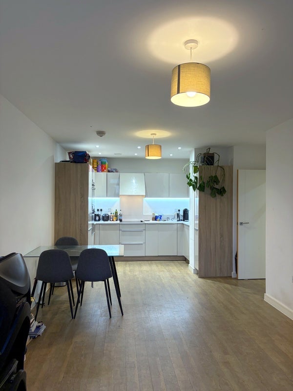 Flat Christchurch Way in Greater London