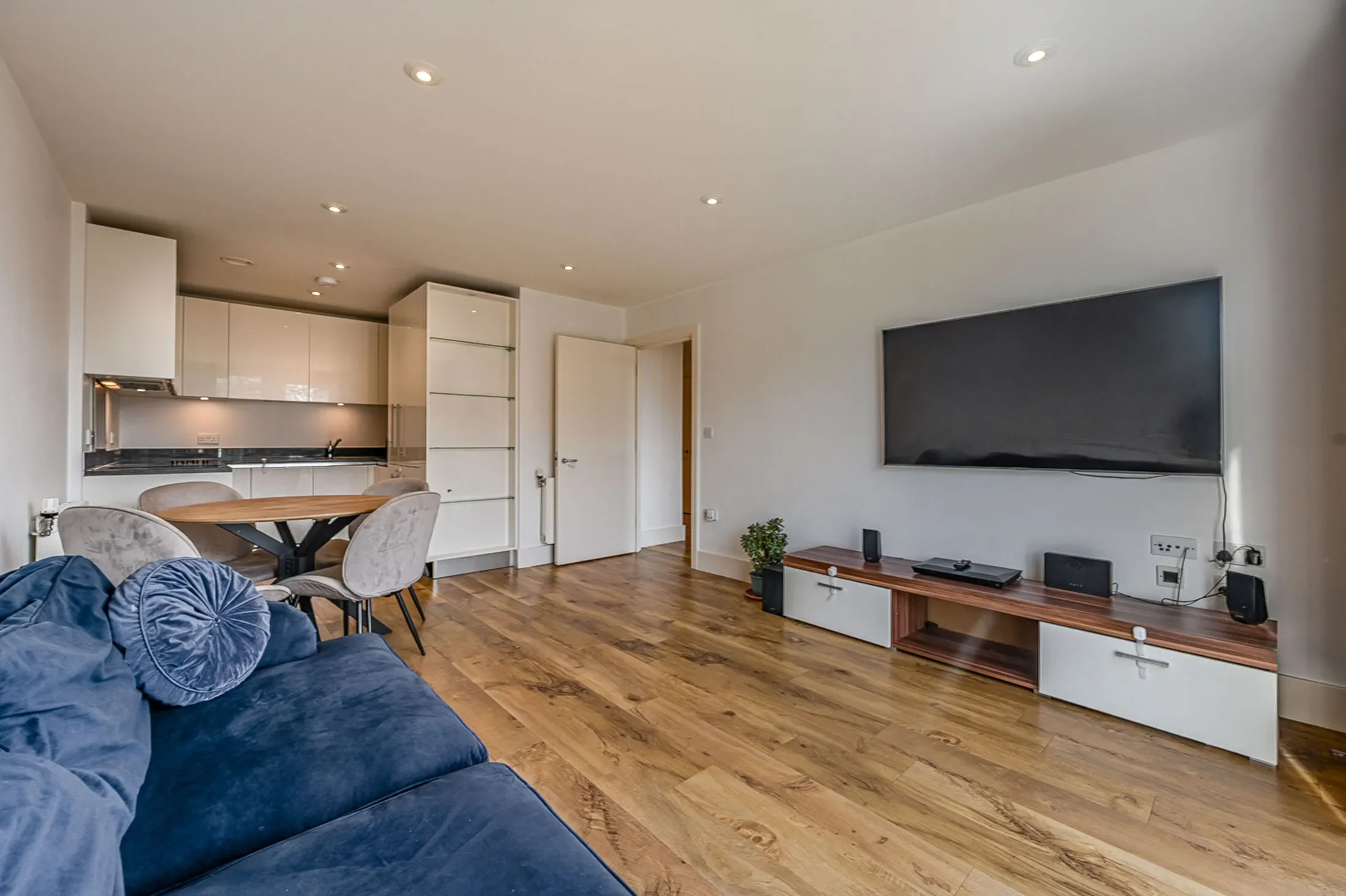 Flat No 1 Street in Greater London