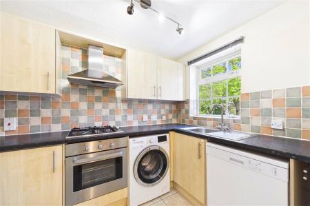 House Little Copse Chase in Basingstoke and Deane