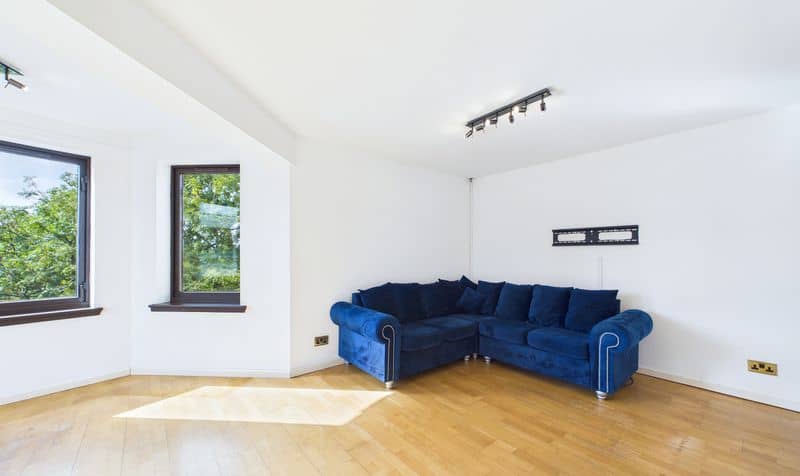 Flat Rutland Court in Glasgow