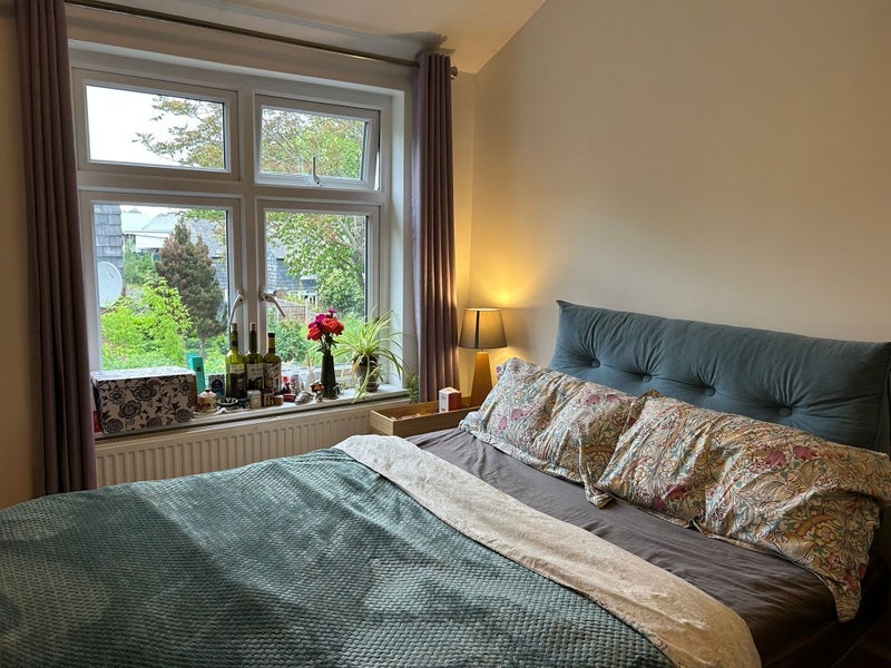 Room Erskine Crescent in Greater London