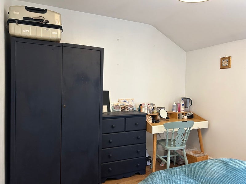 Room Erskine Crescent in Greater London