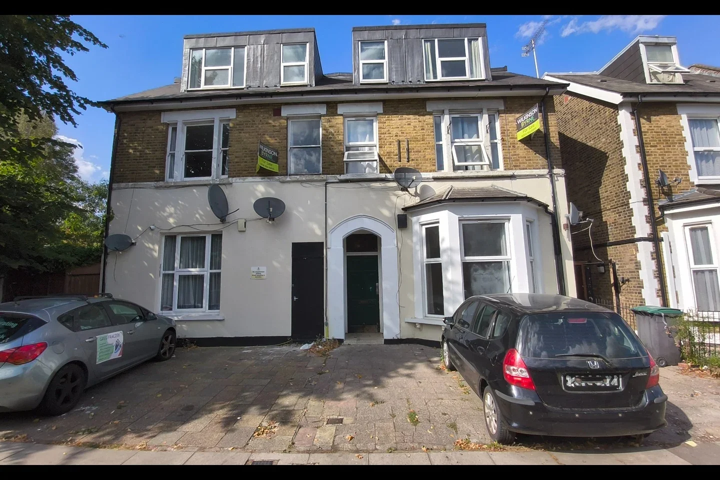 Flat Myddleton Road in Greater London