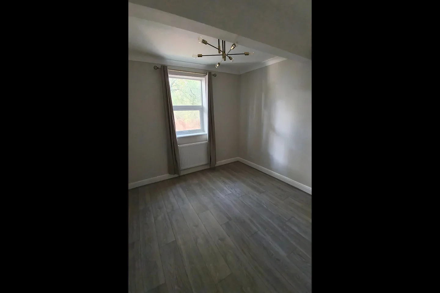 Flat Myddleton Road in Greater London