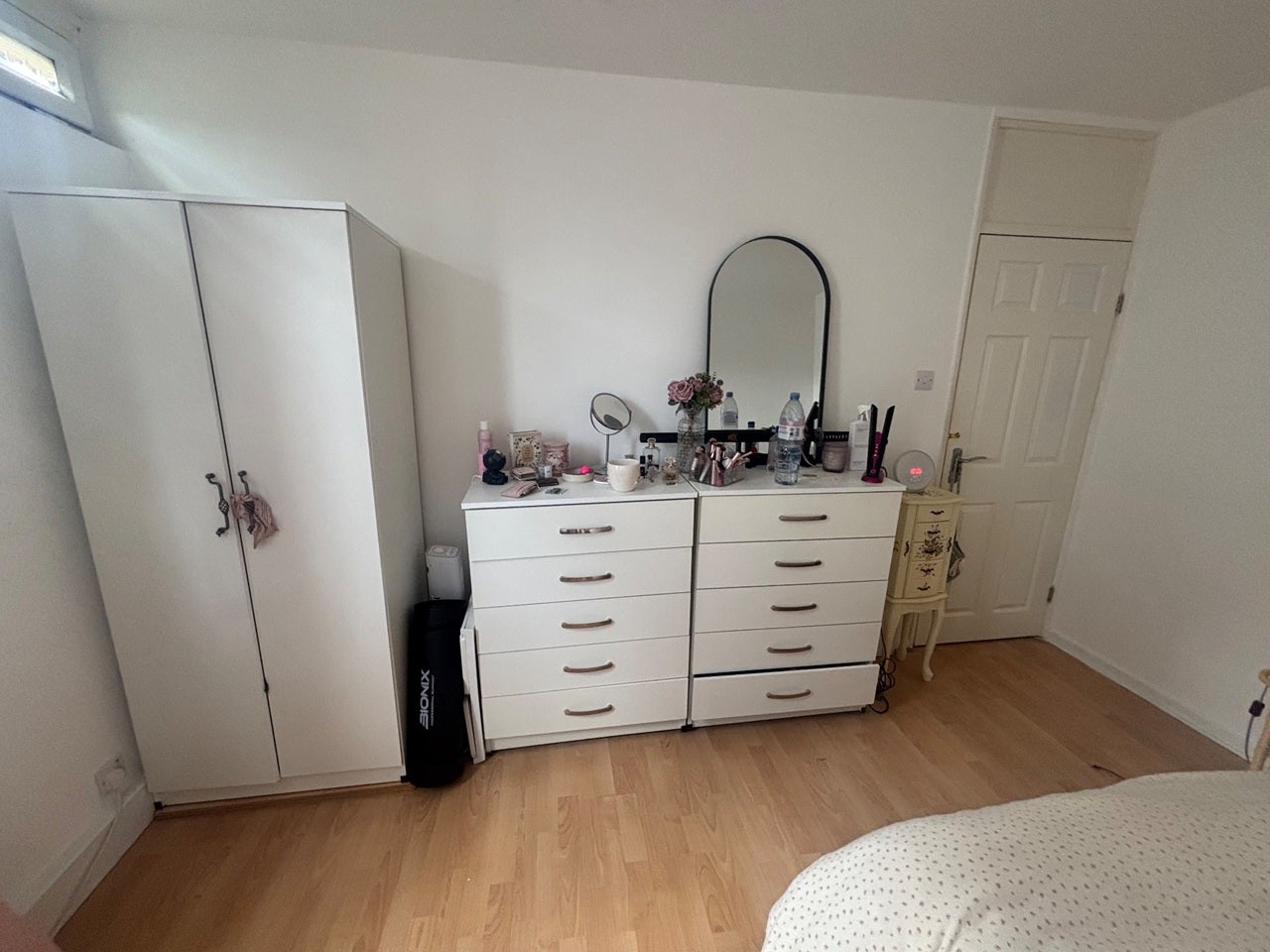 Room Cable Street in Greater London