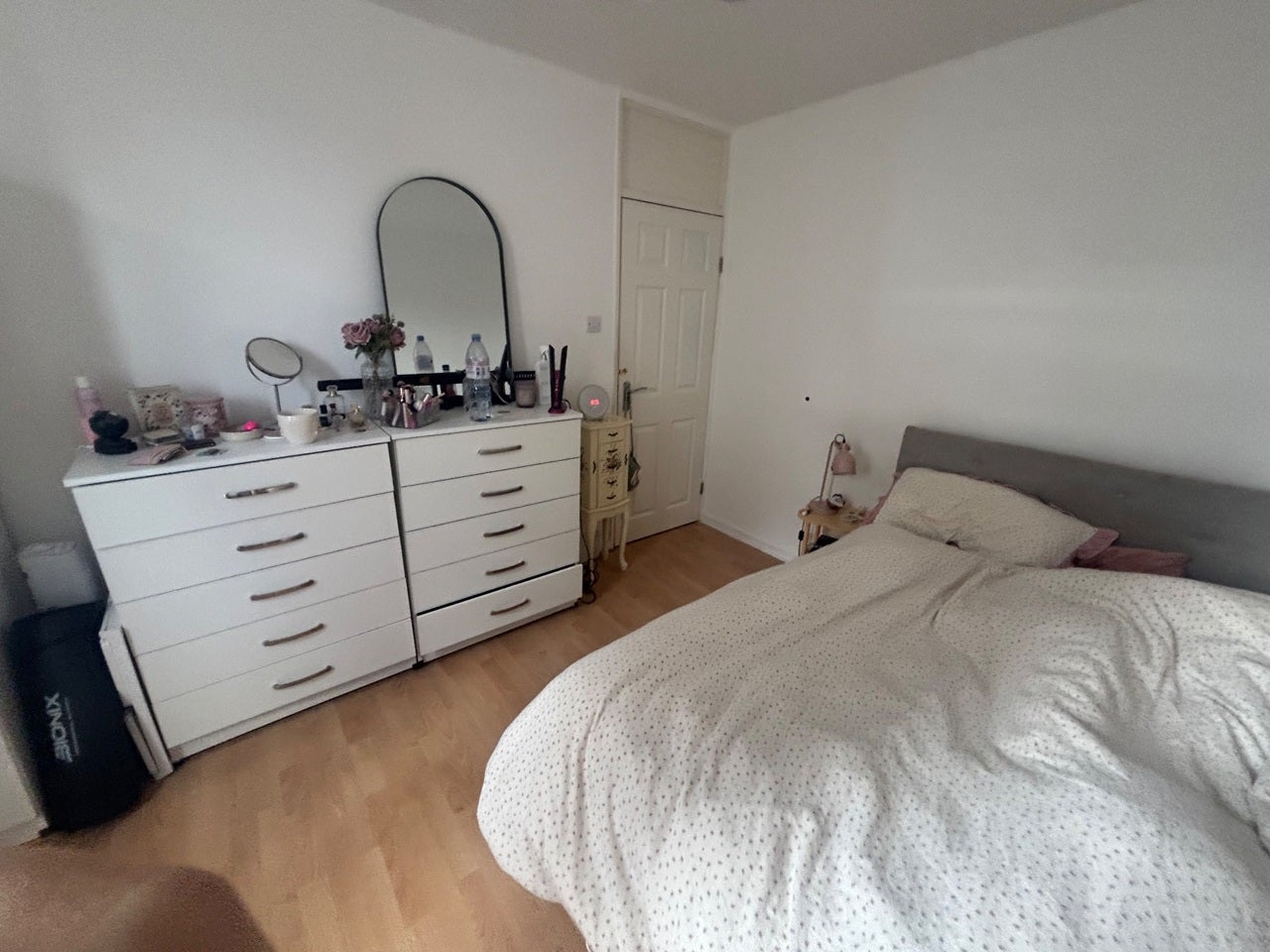 Room Cable Street in Greater London
