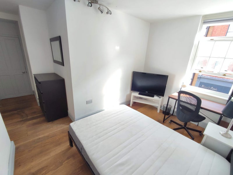 Room Leather Lane in Greater London