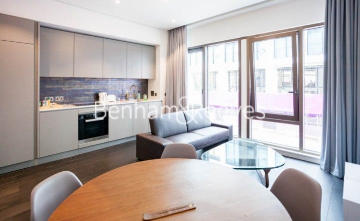 Flat Victoria Street in City of Westminster