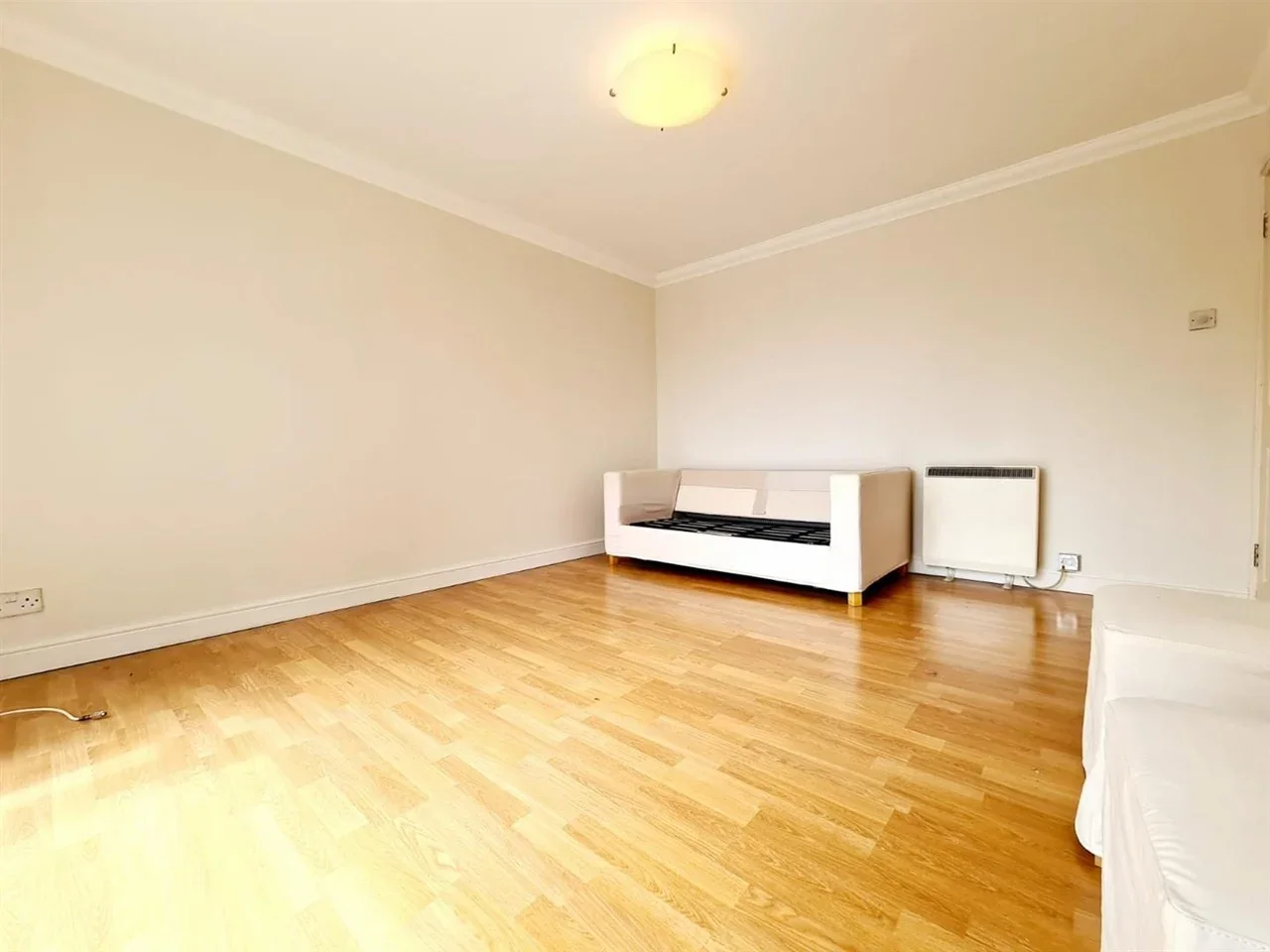 Flat Albany Road in Greater London