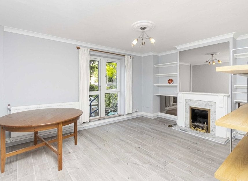Flat Rotherfield Street in Greater London