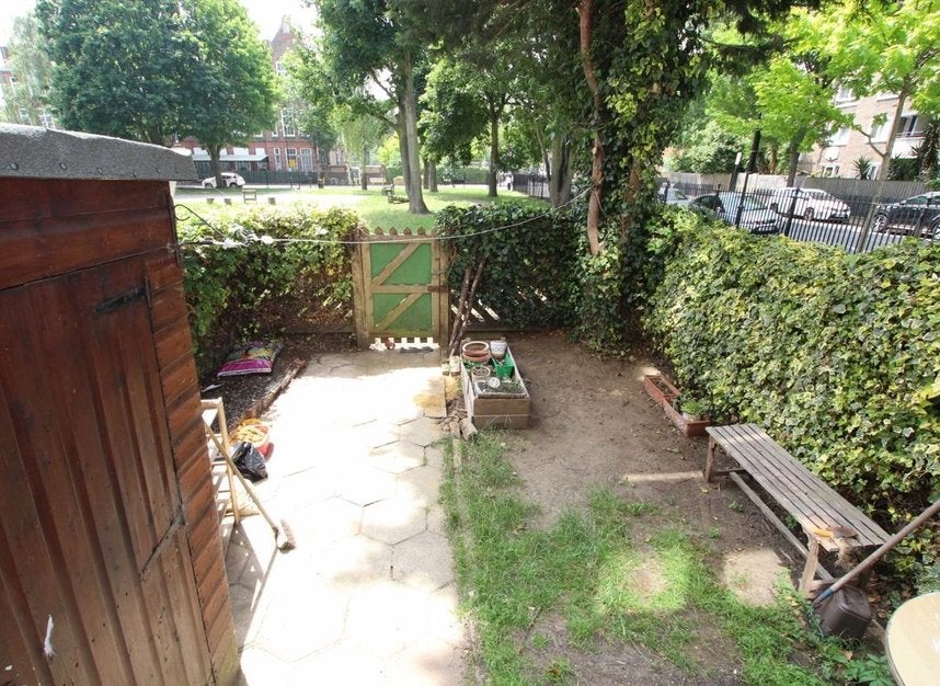 Flat Rotherfield Street in Greater London