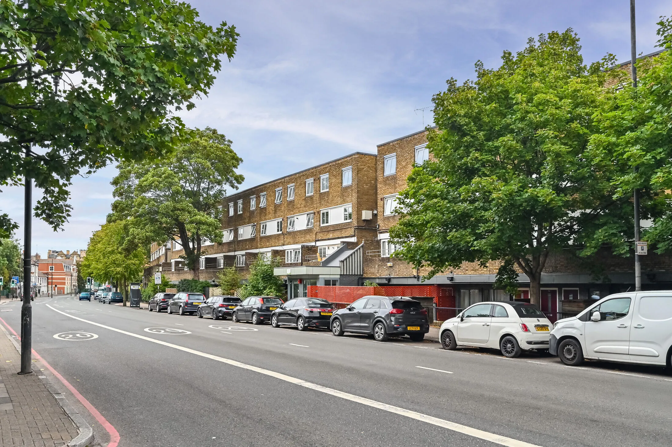 Flat Trefil Walk in Greater London