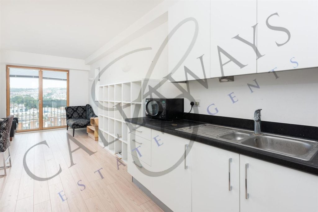 Flat Stroudley Road in Brighton