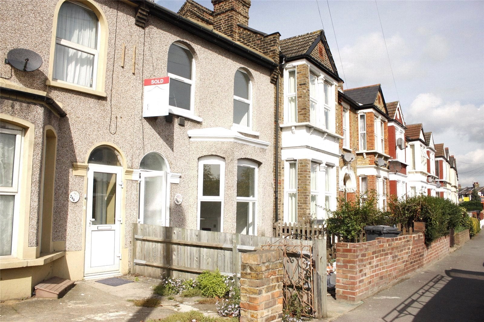 House Grove Green Road in Greater London