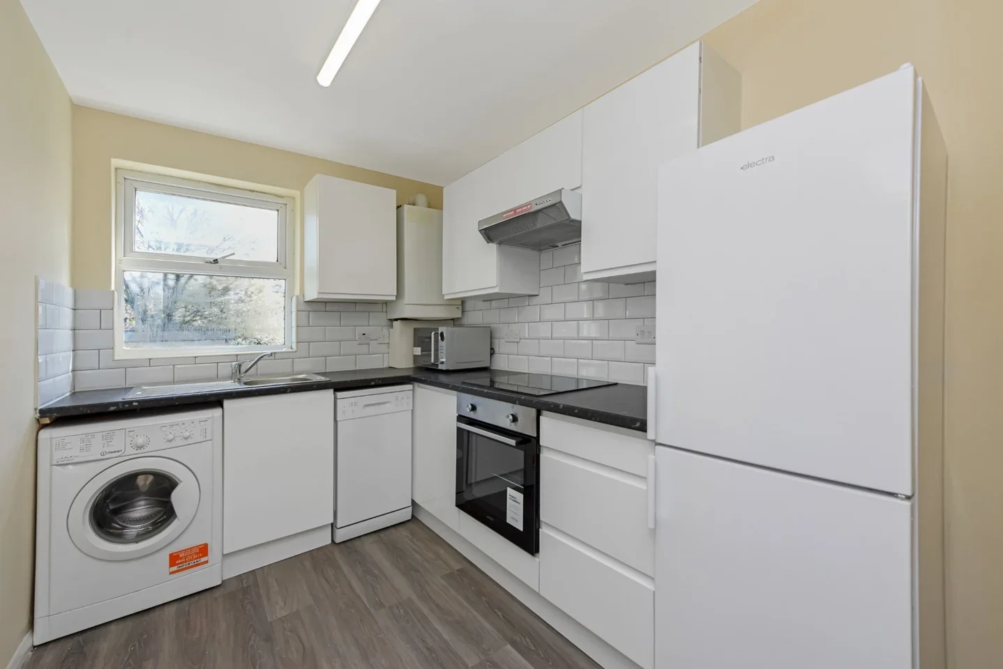 Flat Blackhorse Lane in Greater London