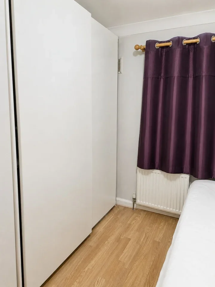 Room Kingston Avenue in Greater London