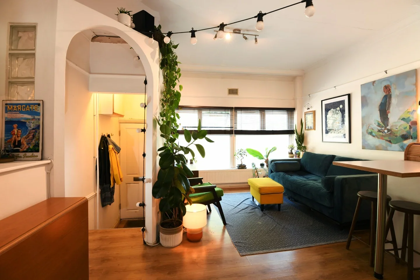 Flat Sandringham Road in Greater London