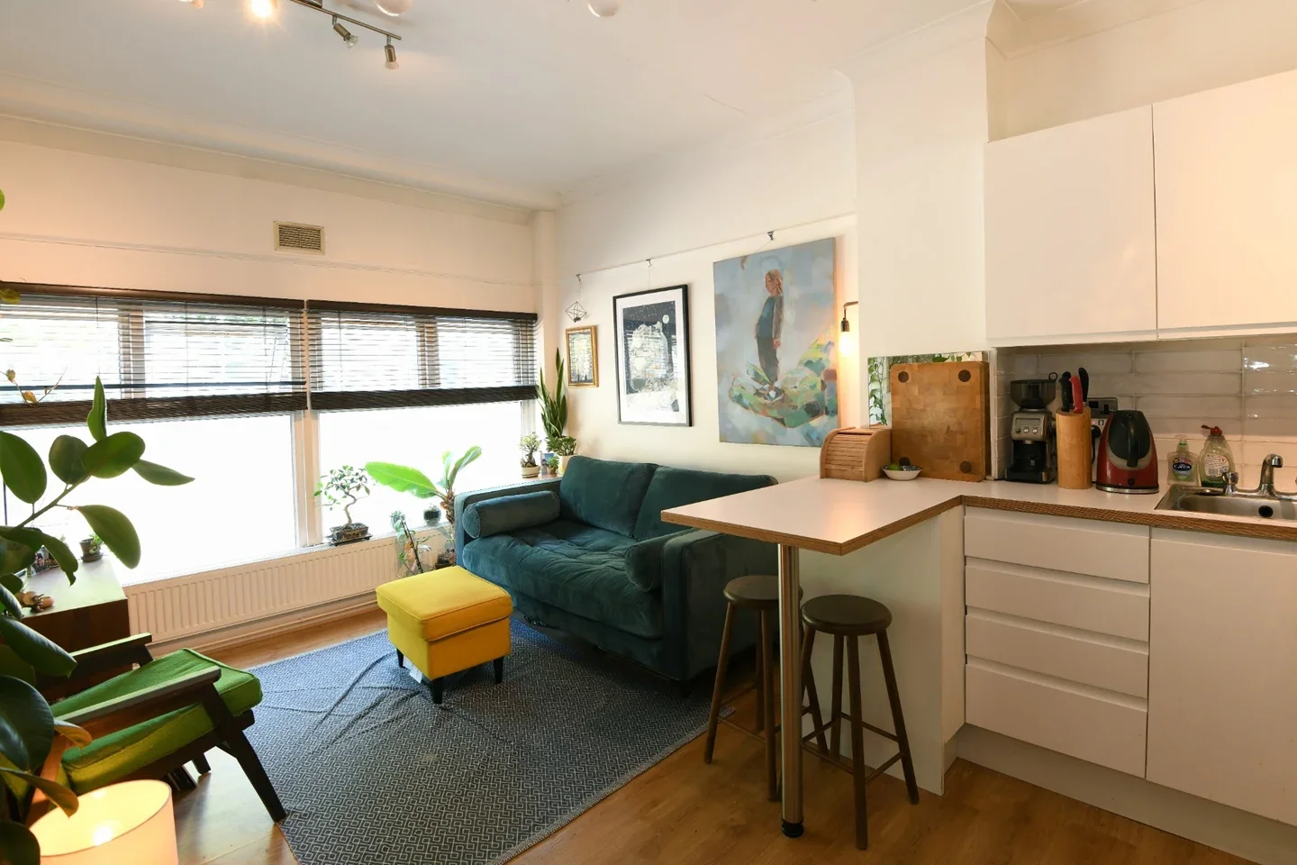 Flat Sandringham Road in Greater London