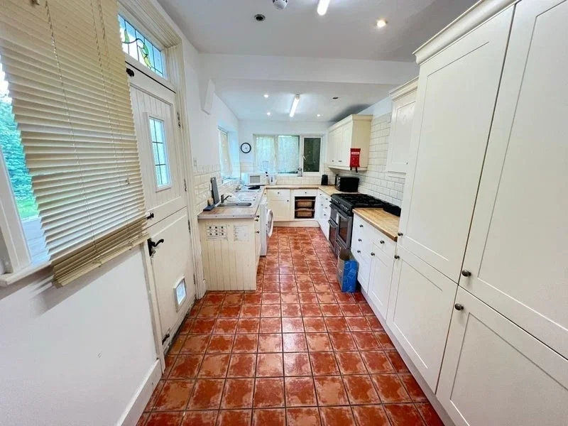Room Harrow Road in Greater London