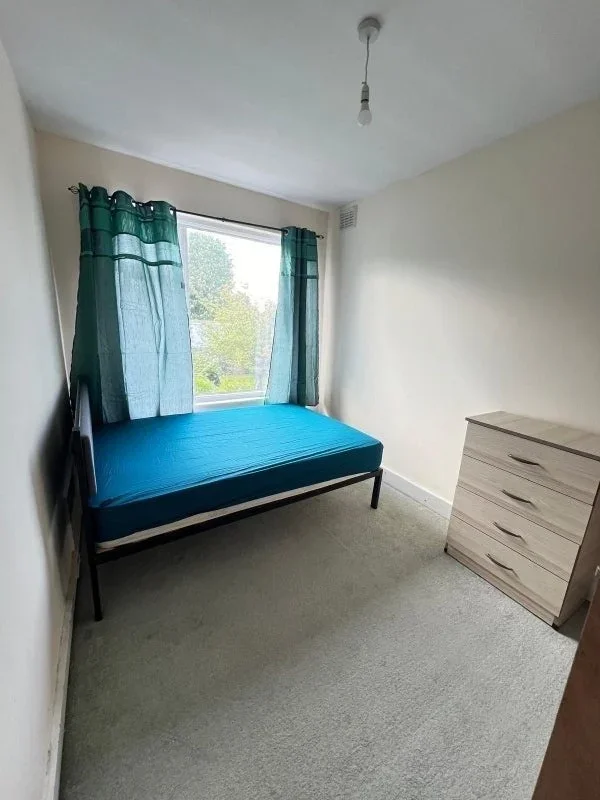 Room Harrow Road in Greater London