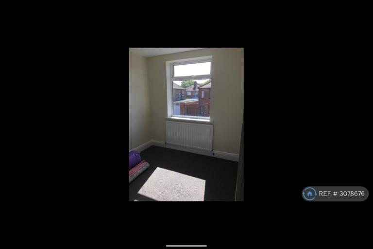 Flat Julian Avenue in Newcastle upon Tyne