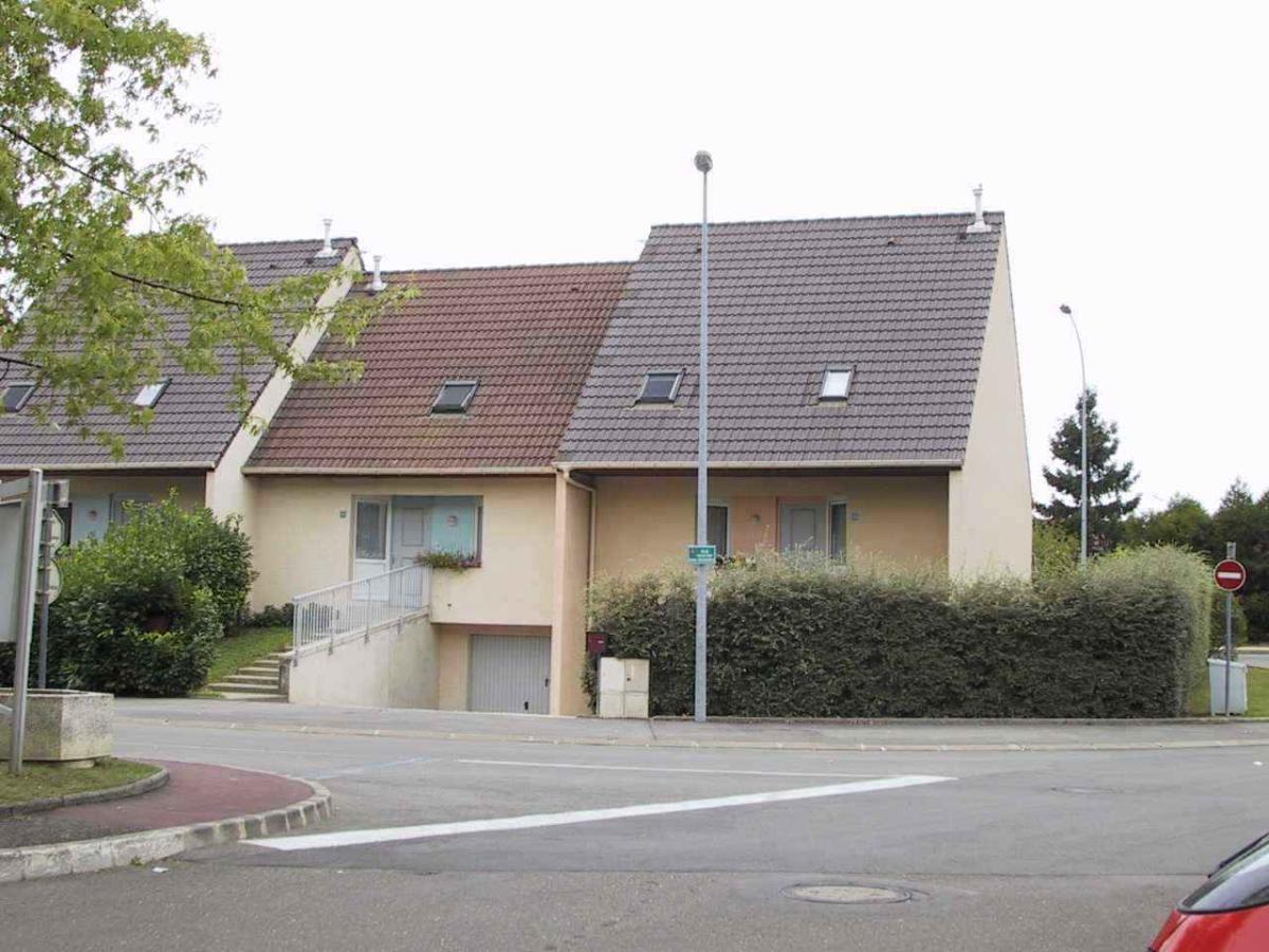 House Rue Adjudant Jean Doudies in Longvic