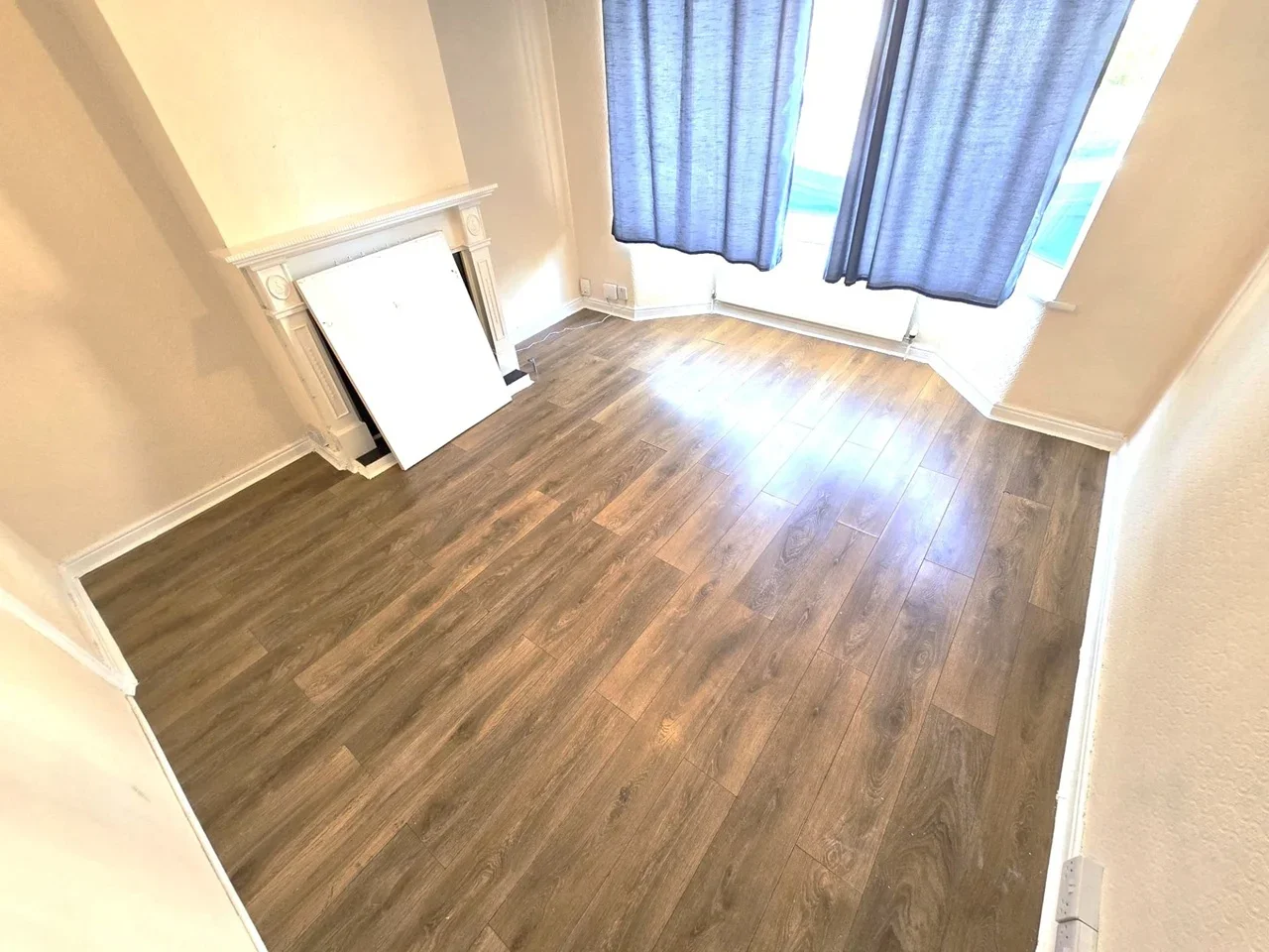 House Lonsdale Avenue in Greater London