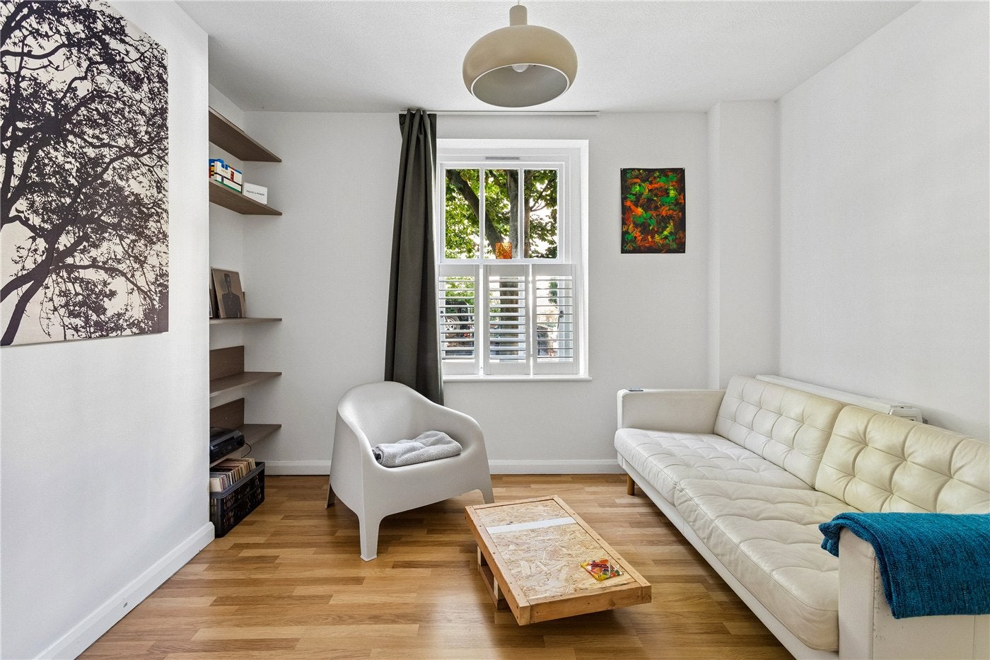 Flat Ainsley Street in Greater London