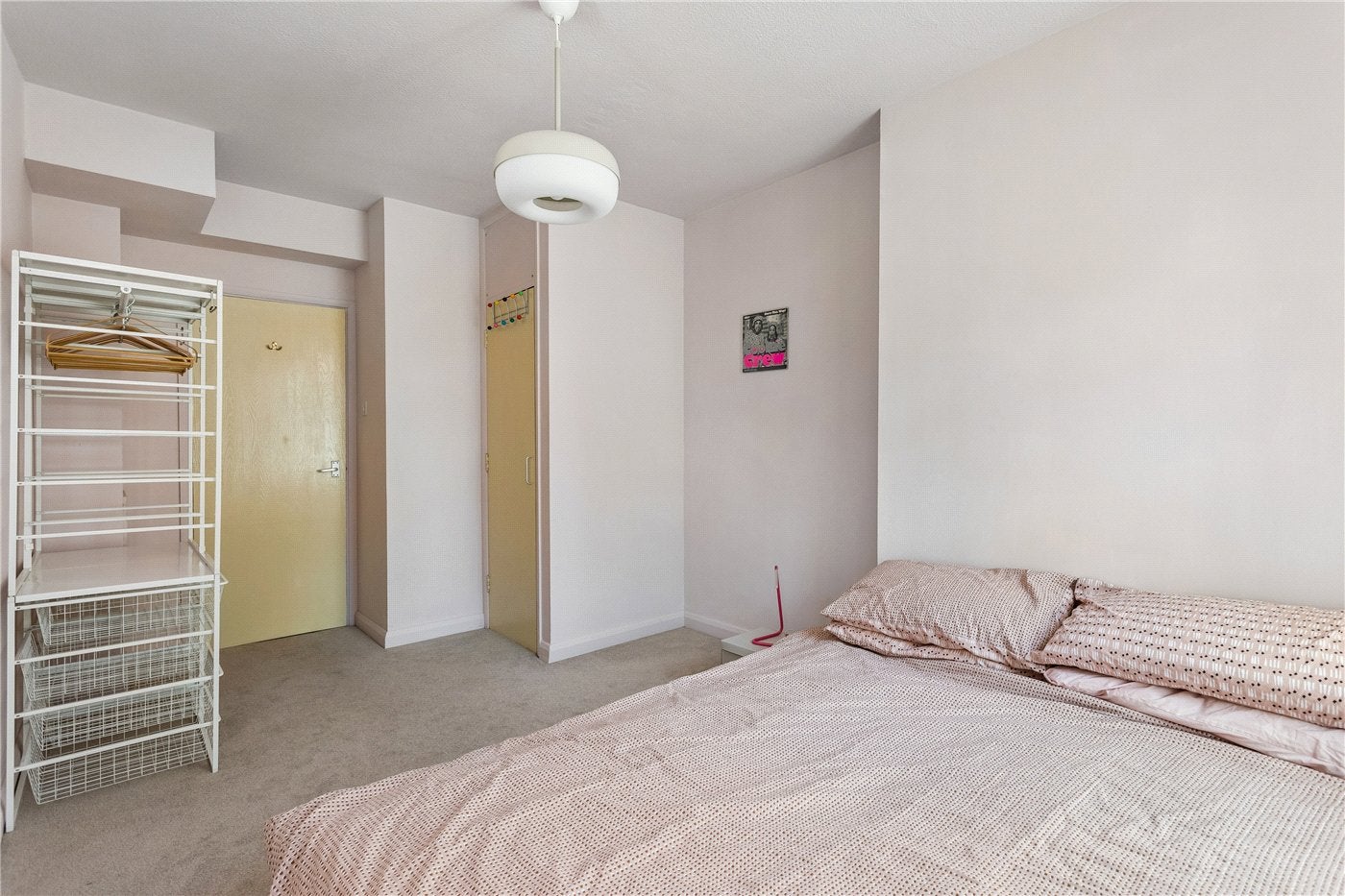 Flat Ainsley Street in Greater London