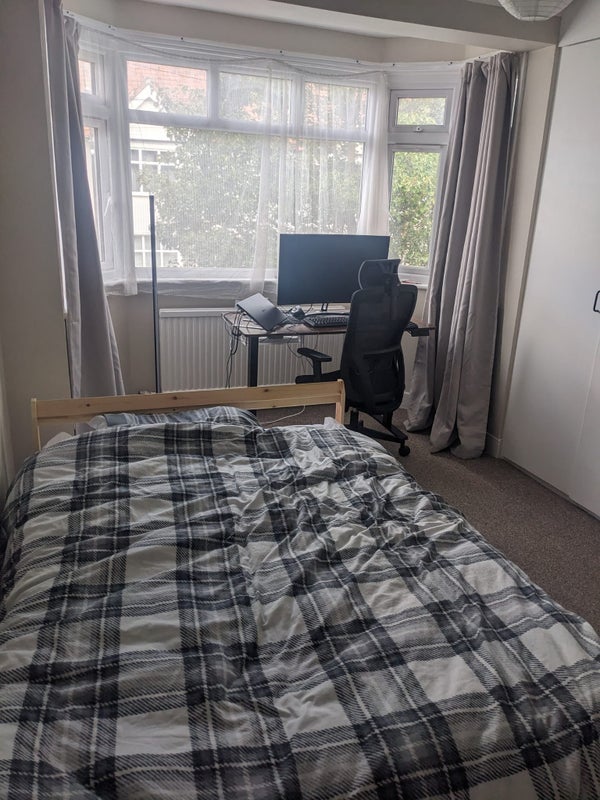 Room Causeyware Road in Greater London