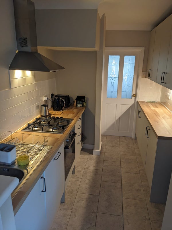 Room Causeyware Road in Greater London