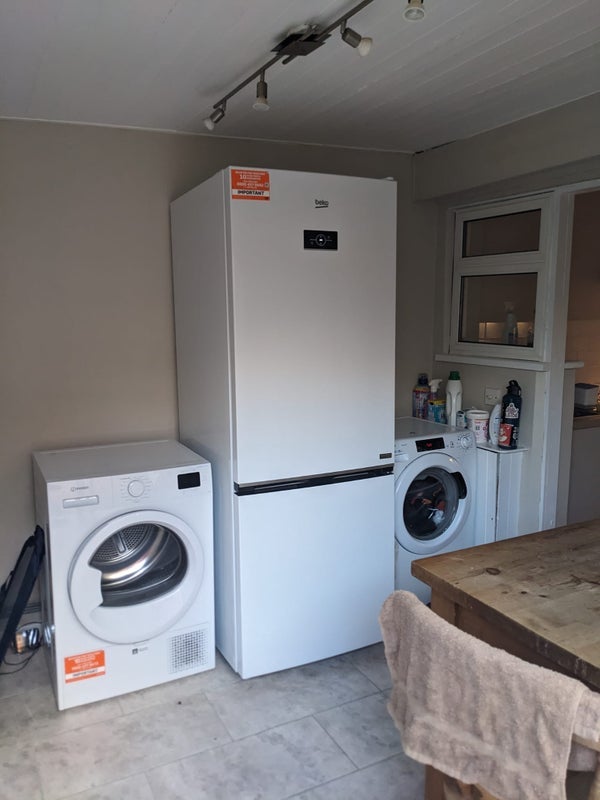 Room Causeyware Road in Greater London