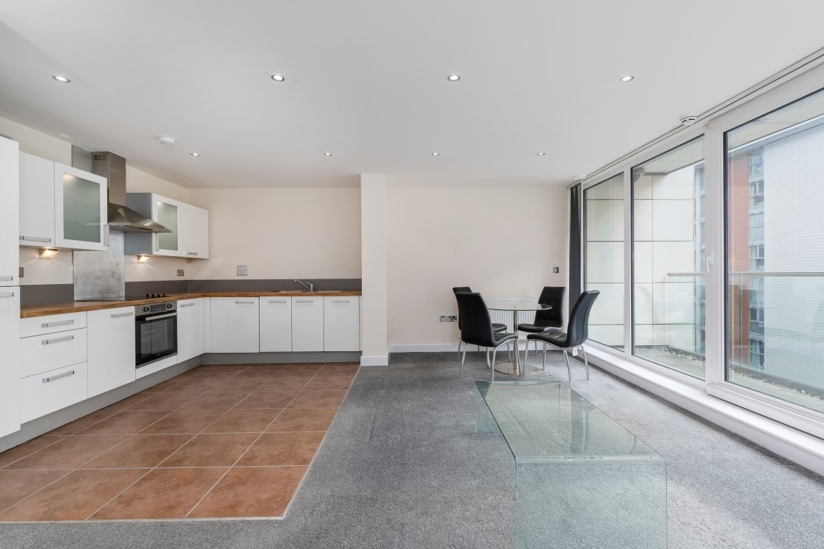 Flat Seagull Lane in Greater London
