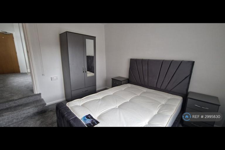 Room Elmfield Road in Doncaster
