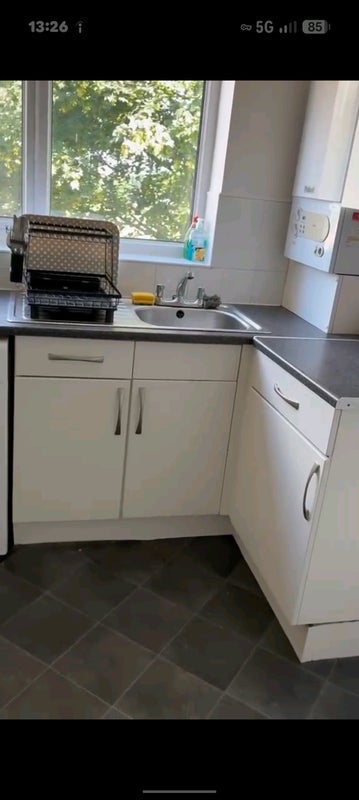 Room Firshill Crescent in Sheffield