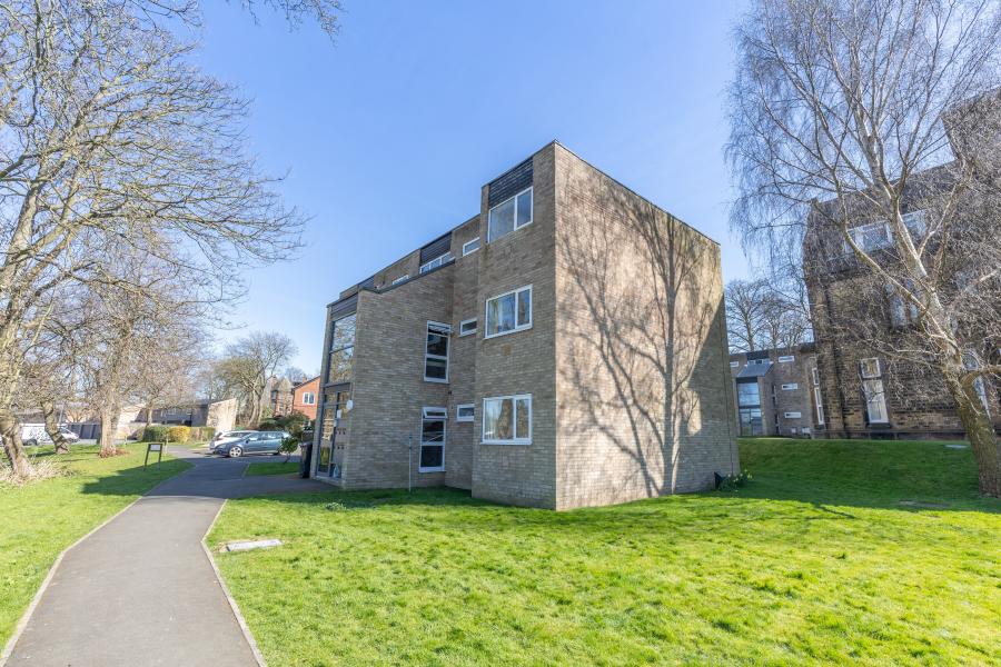 Flat Wood Close in Leeds