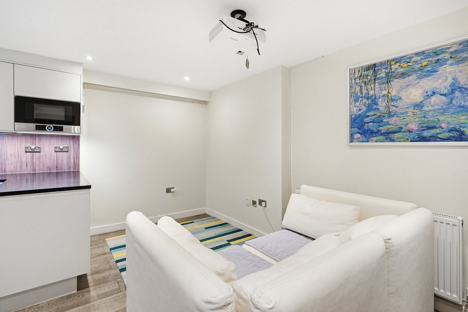 Flat Hugh Street in City of Westminster