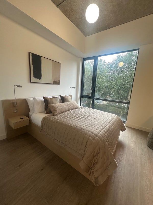 Flat Hammersmith Broadway in Greater London