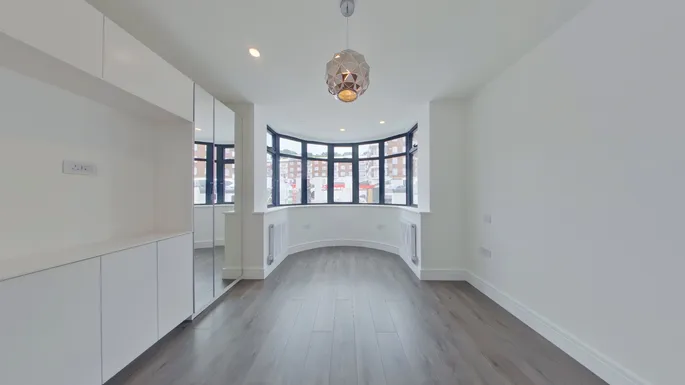 Flat Dollis Hill Lane in Greater London