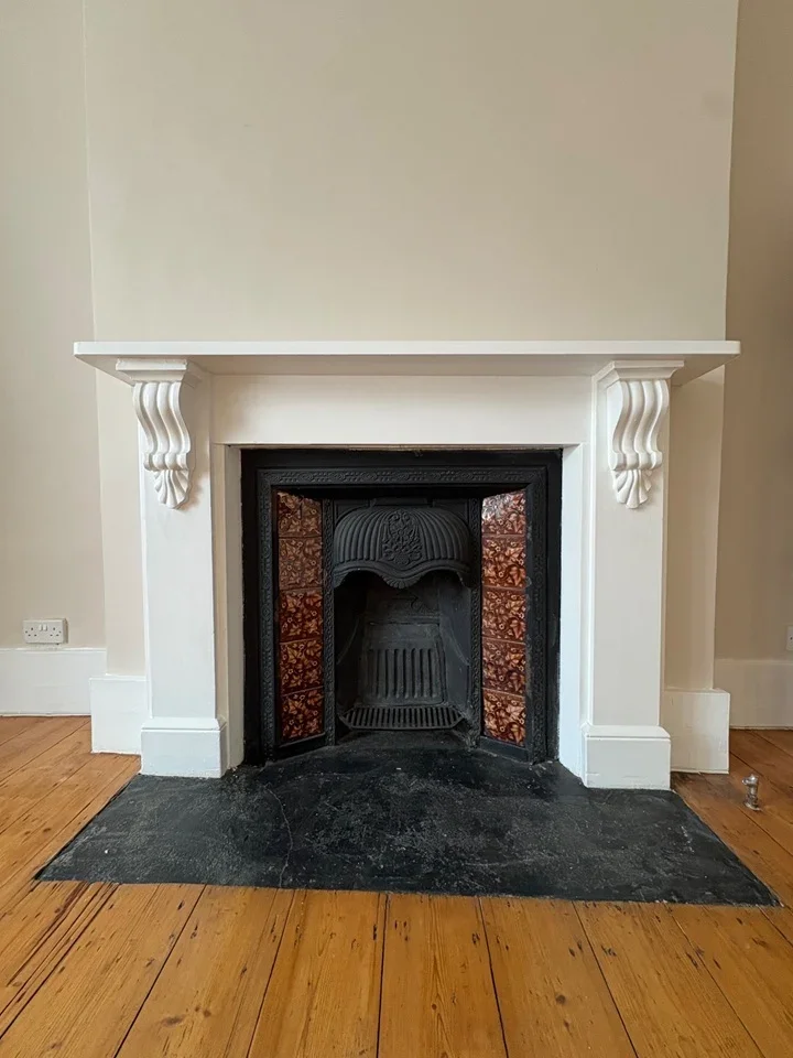 Flat Brownhill Road in Greater London
