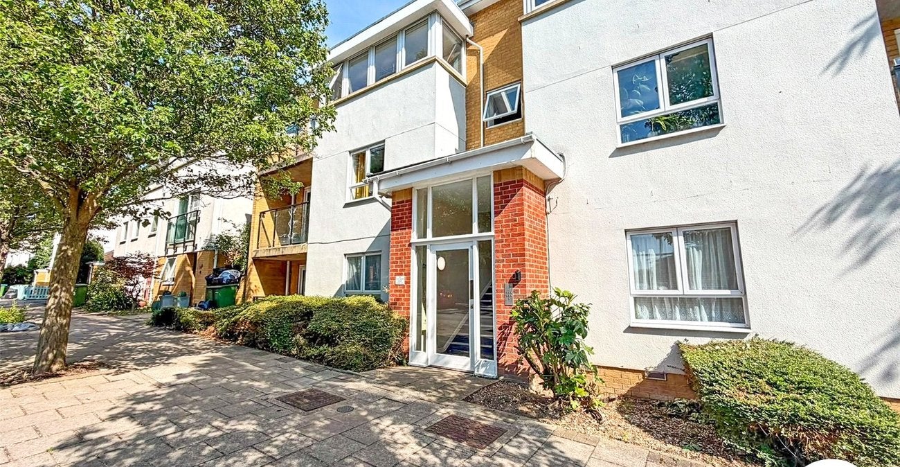 Flat Erebus Drive in Greater London
