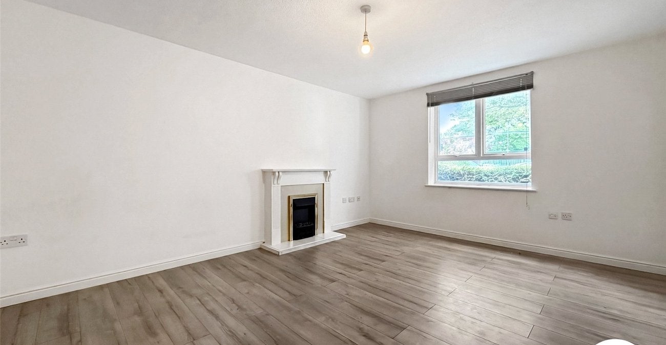 Flat Erebus Drive in Greater London