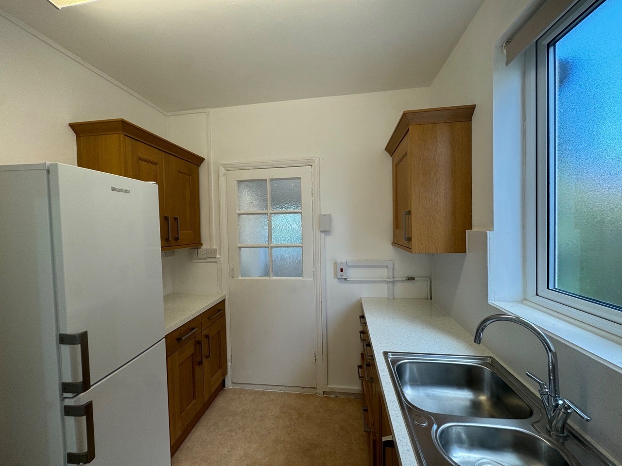 Flat Victor Road in Greater London