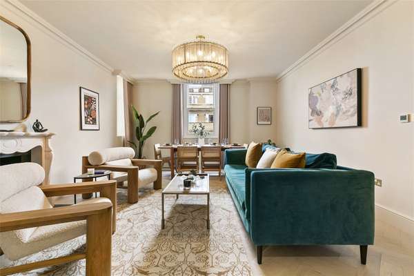 Flat Pembridge Gardens in Greater London