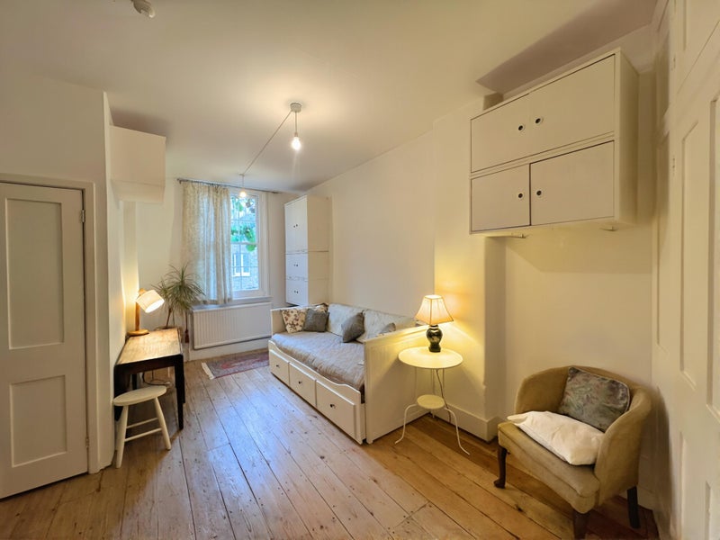 Room Kenway Road in Greater London
