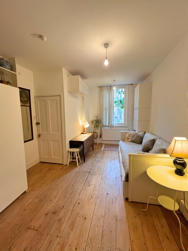 Room Kenway Road in Greater London