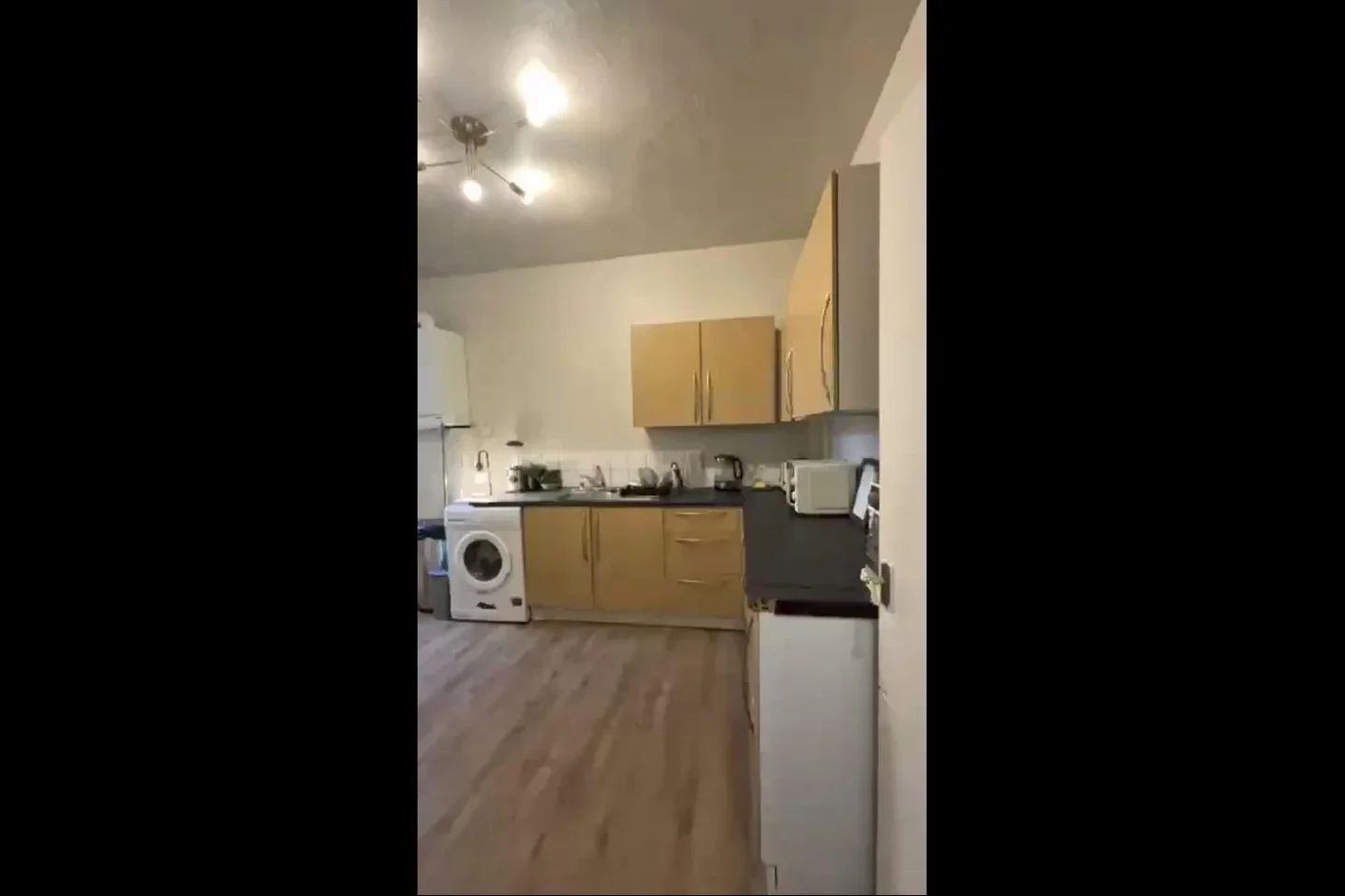 Flat Skelton Road in Greater London