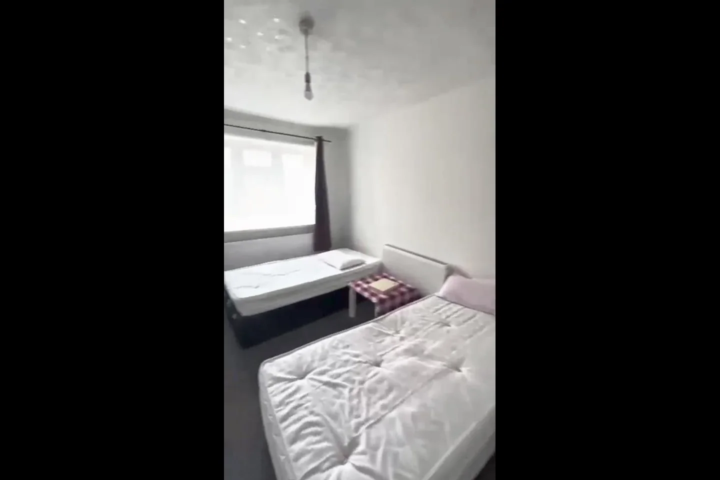Flat Skelton Road in Greater London
