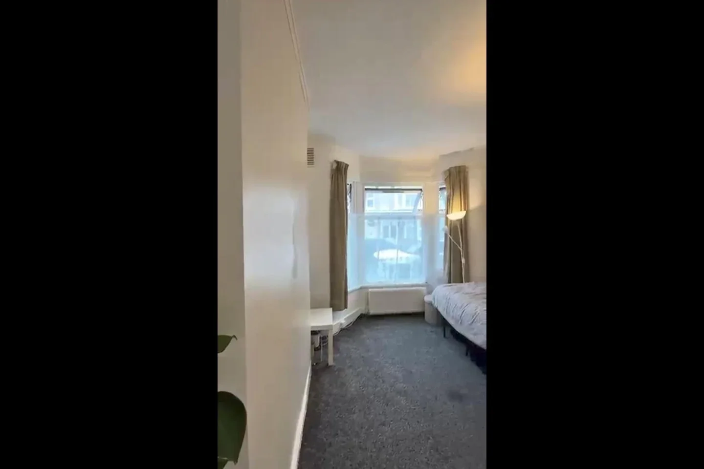 Flat Skelton Road in Greater London